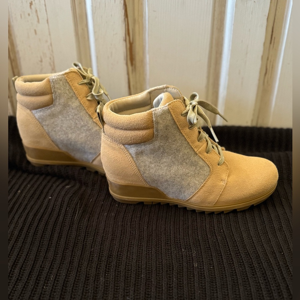 Sorel Evie wedge lace up bootie, Natural, mint, gray women’s 9 - Picture 2 of 11